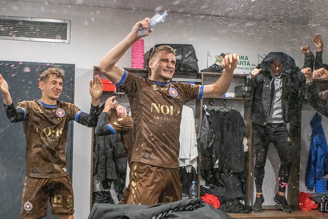 尽管球队有 尽管球队有